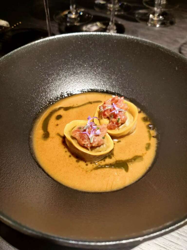 Cappelletti de caza y setas.