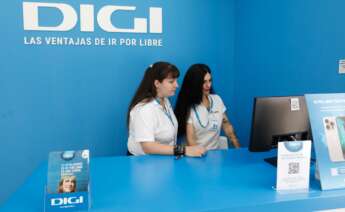 Archivo - Trabajadoras de DIGI.
